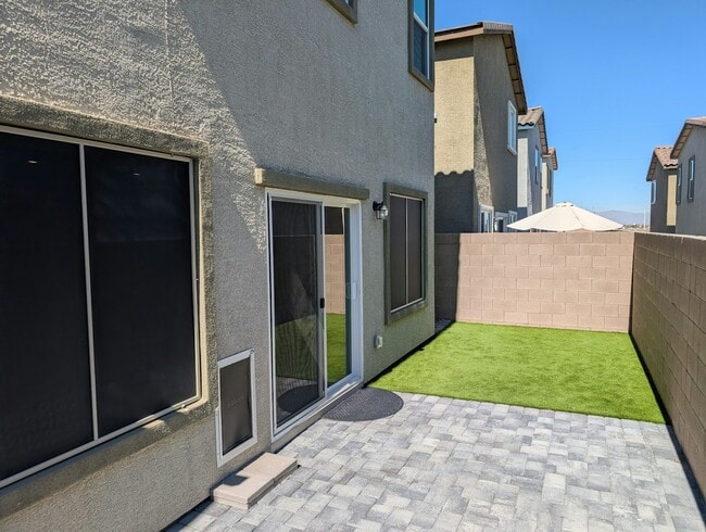 Building Photo - 9926 S Ullom Dr