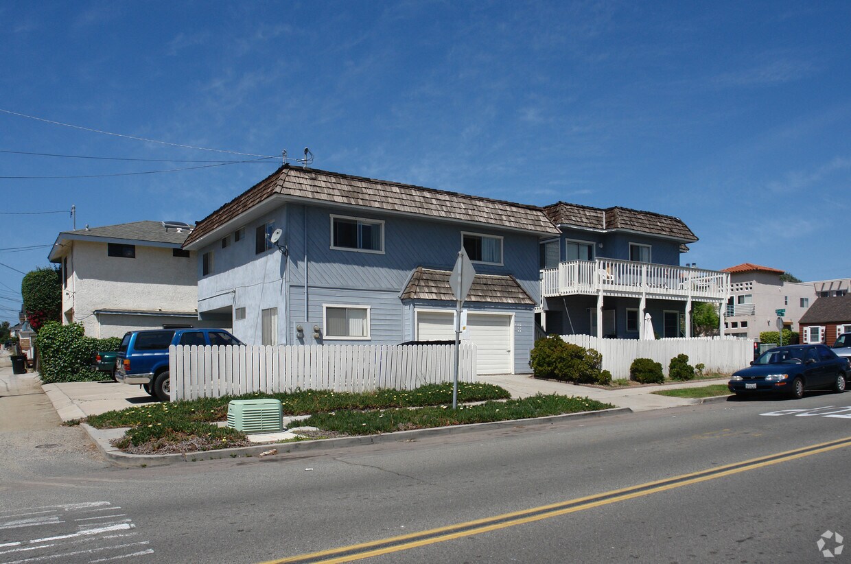 Building Photo - 4150-4154 Lamont St