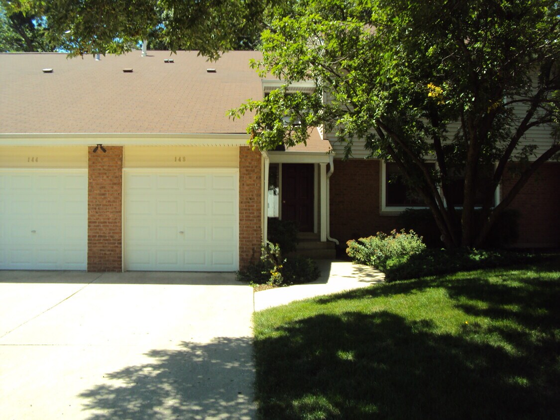 142 Morningside Ln W, Buffalo Grove, IL 60089 Townhome Rentals in