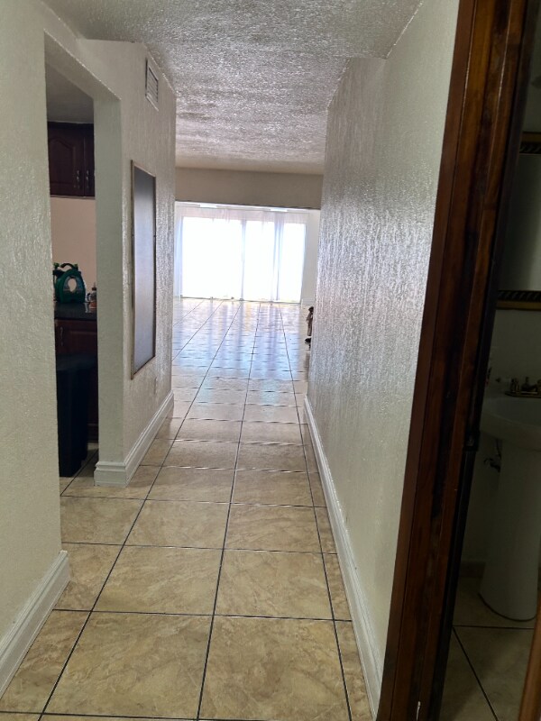 Foto del edificio - 6955 W 2nd Ln