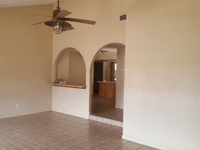 Foto del edificio - 1665 W 14th St