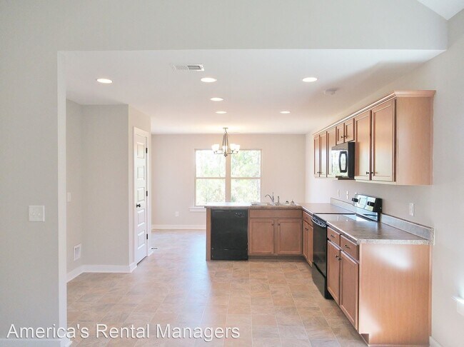 Building Photo - 4 br, 2 bath House - 555 Kincaid Cove
