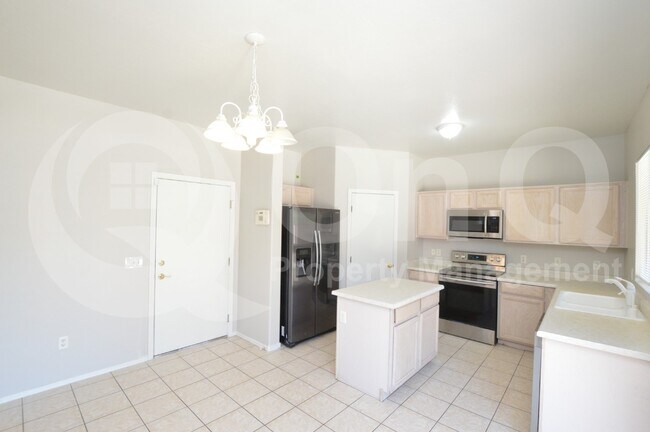 Building Photo - 3918 W Arlington Cir