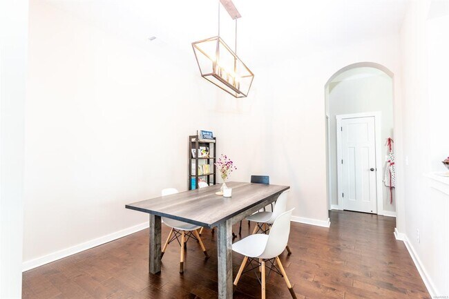 Foto del edificio - 728 Hedgefield Way