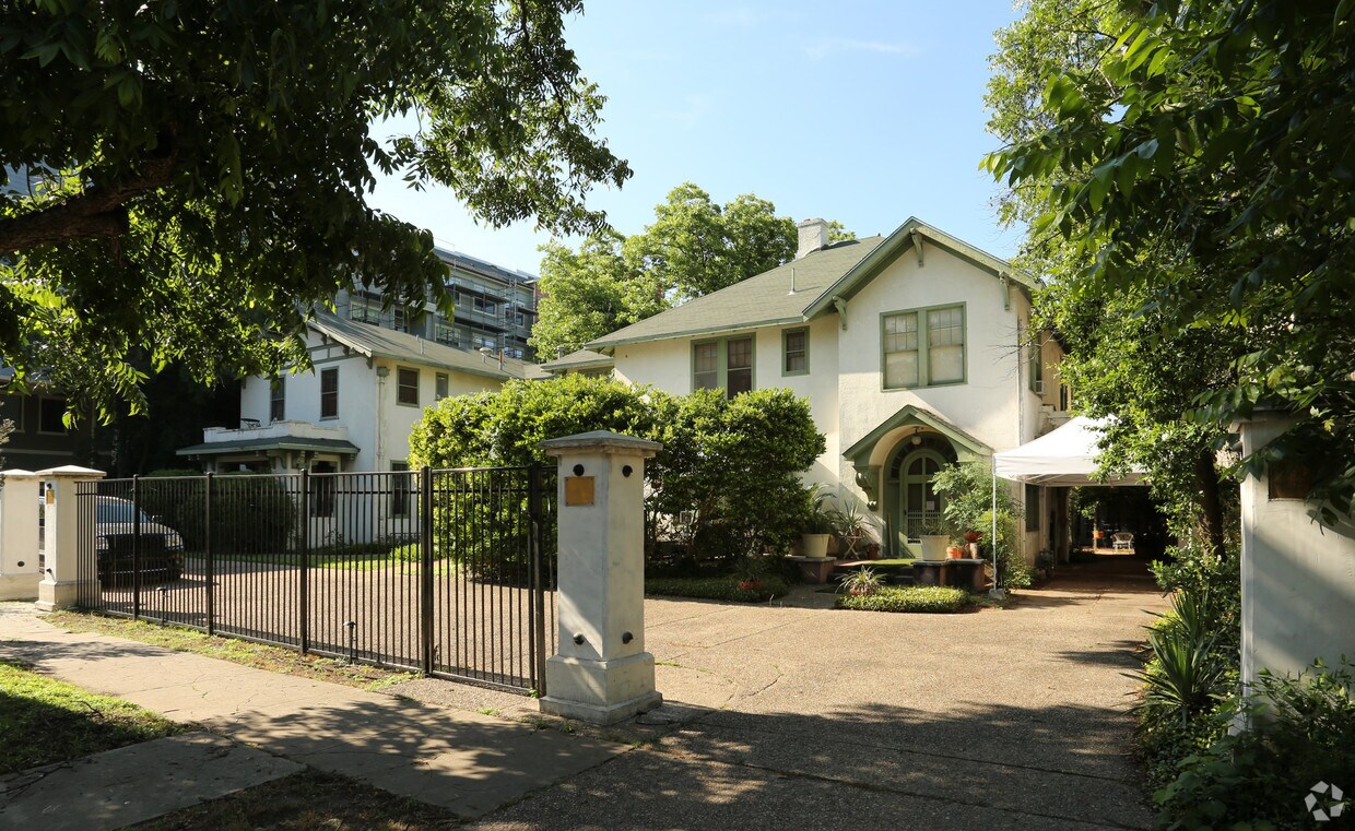 Foto del edificio - Spruce House