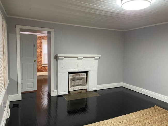 Building Photo - 1098