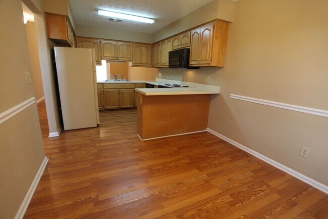 Building Photo - Duplex in Harmon Estates Available Fall 2025!