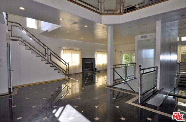 Foto del edificio - 3971-3971 Fredonia Dr