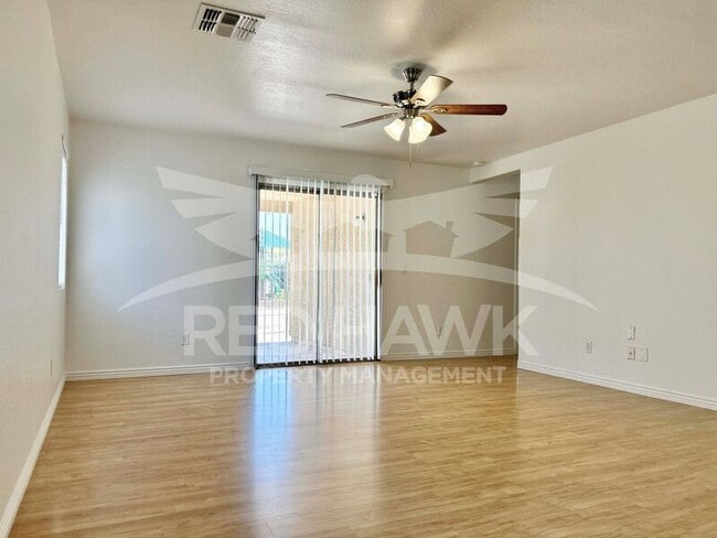 Building Photo - 3106 S 100th Ln
