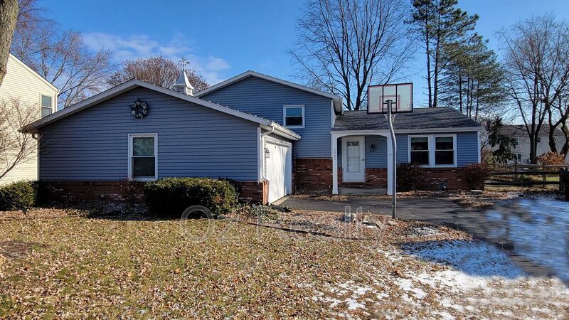 Primary Photo - 3842 Farmbrook Dr