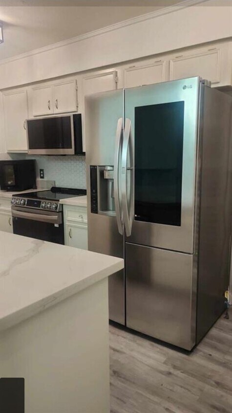 Foto del edificio - 13925 Hollowgreen Dr