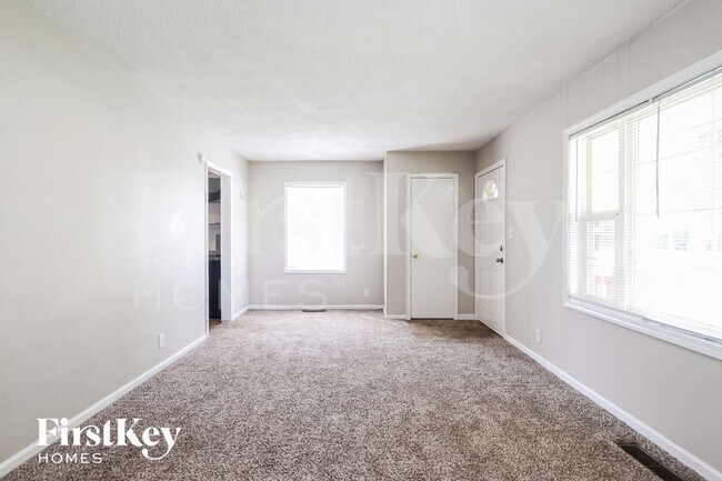 Foto del edificio - 109 Mercator Dr