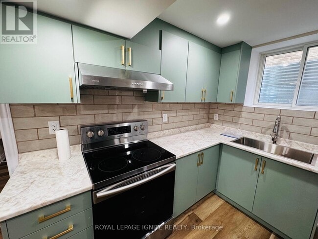 Building Photo - 400 Freure Dr