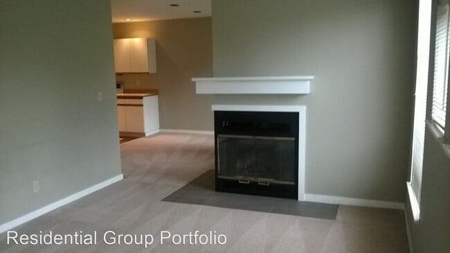 Building Photo - 2 br, 2 bath House - 600 MALDEN AVE E #202