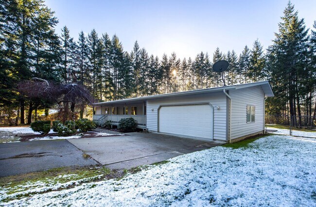 Foto del edificio - Immaculately maintained rambler in Sammamish with huge yard!!
