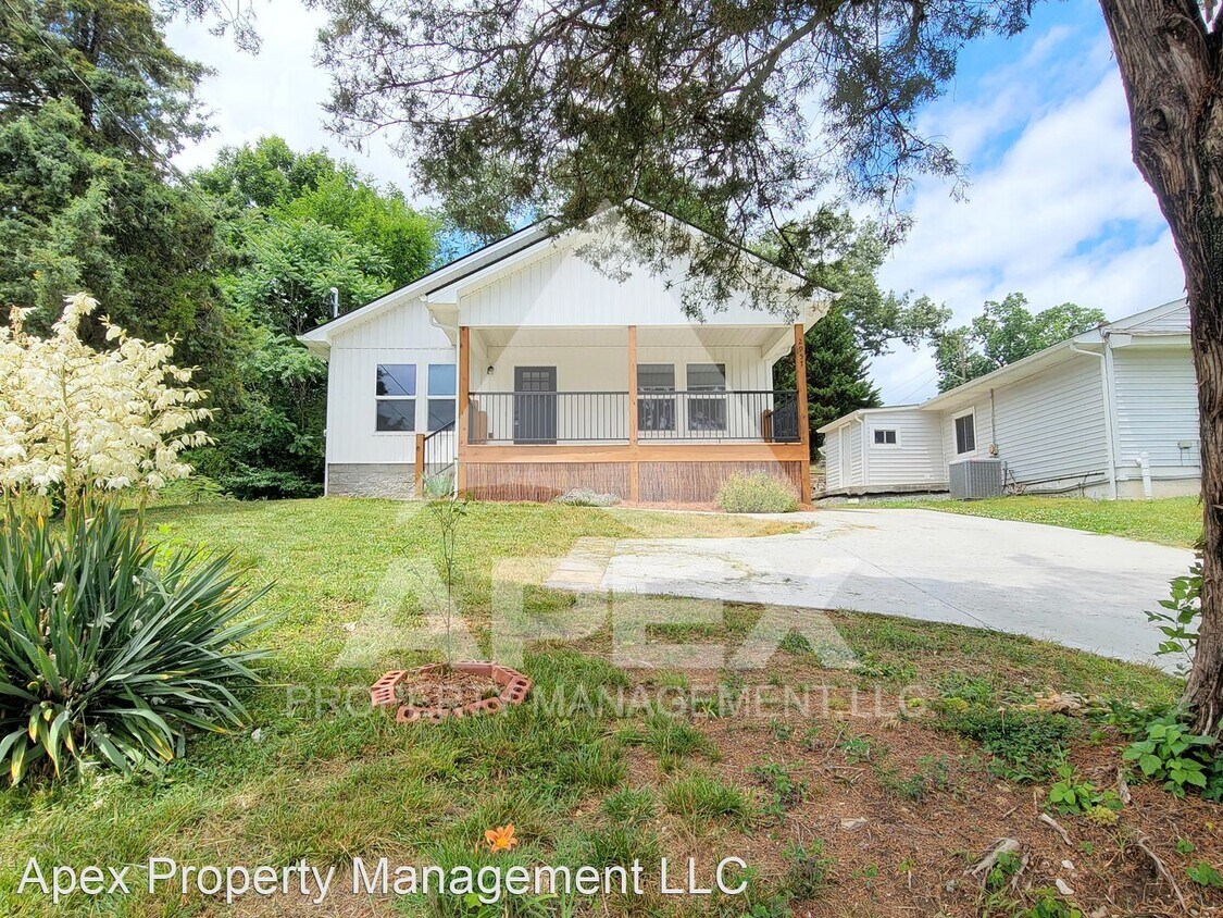 2957 Buffat Mill Rd, Knoxville, TN 37917 House Rental in Knoxville