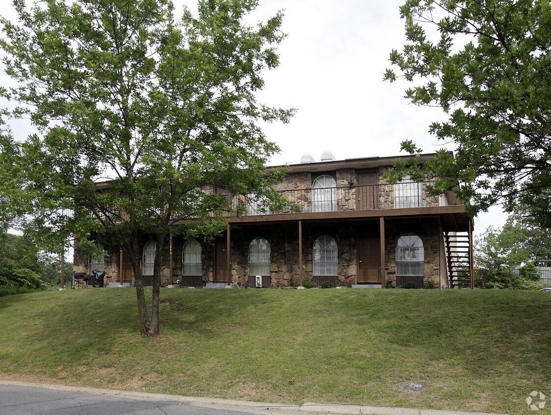 Primary Photo - 4900 Lynn Ln