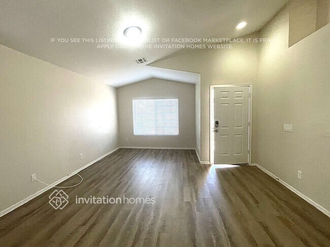 Foto del edificio - 1815 N 120th Dr