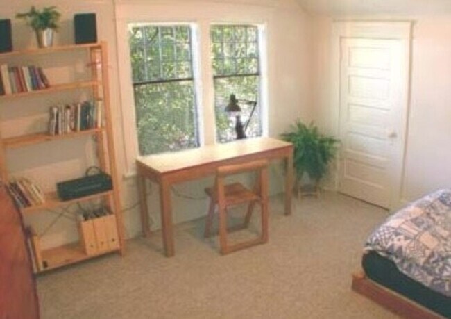 Foto del edificio - Eastlake Craftsman