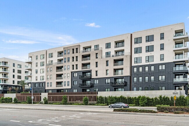 Building Photo - 1407 Rivington