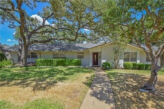Building Photo - 5003 Westview Dr