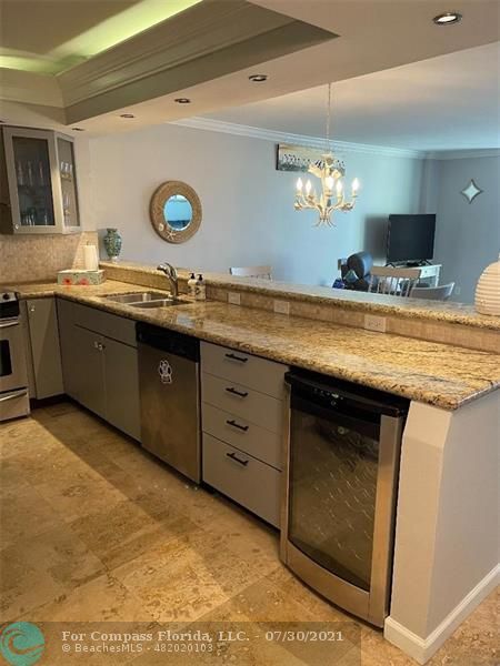 Kitchen - 1900 S Ocean Blvd Apartment