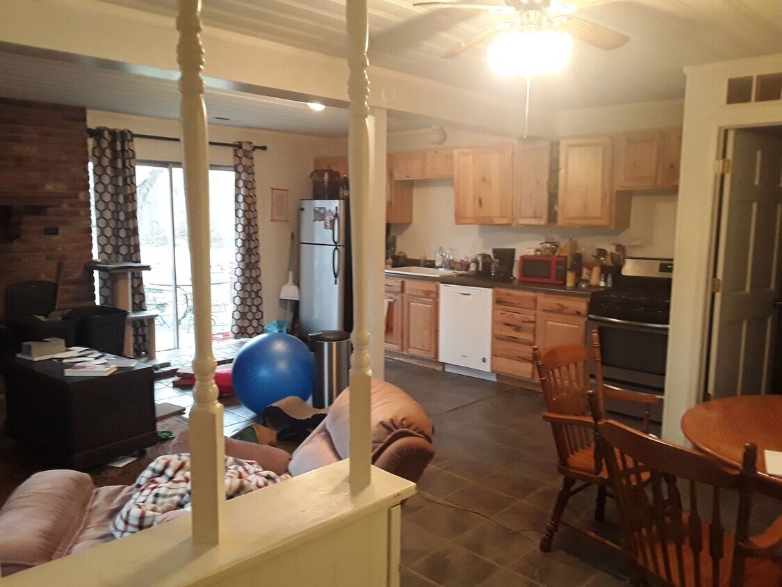 Foto principal - Cozy two bedroom apartment!