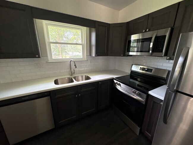 Foto del edificio - 3BR-1BA Single-Family House - Warrenton MO 63383