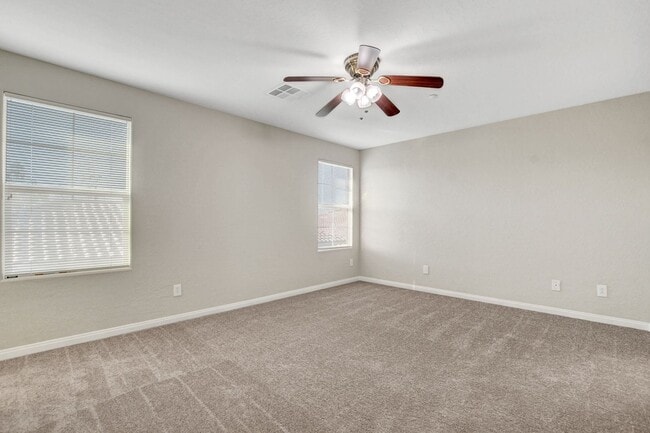 Foto del edificio - Gated KINGS HILL Community