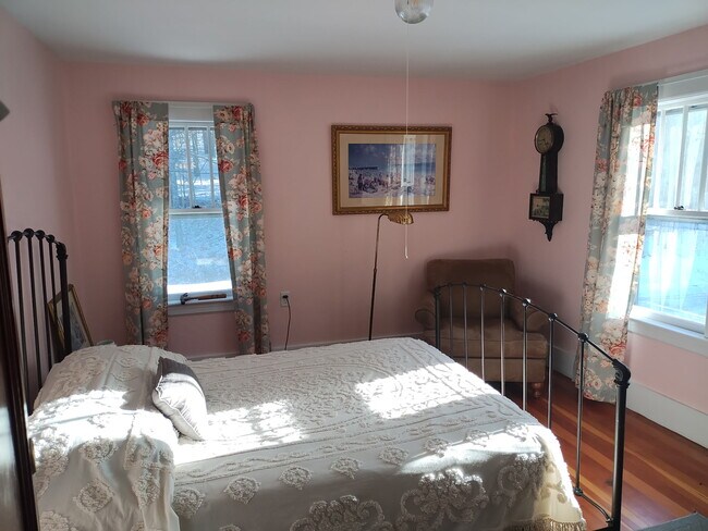 Foto del edificio - 471 Christian Hill Rd