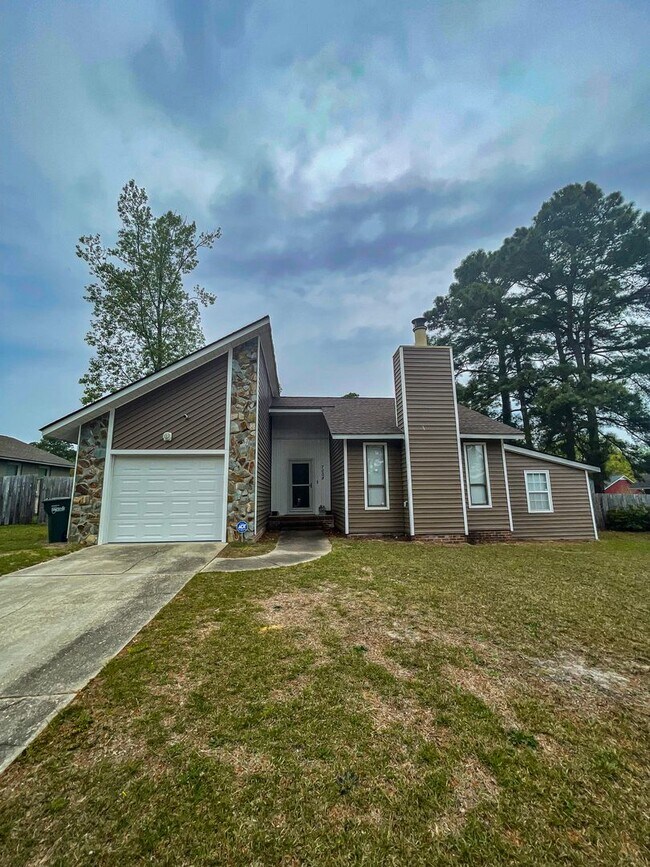Foto del edificio - 3 Bedroom 2 Bathroom with a Bonus Room!