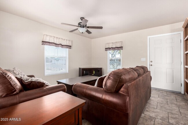 Foto del edificio - 2650 W Union Hills Dr