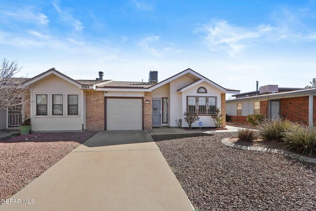 Foto del edificio - 3504 Blue Grove Ln