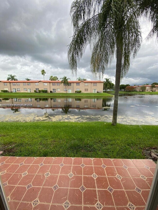 Foto del edificio - 8713 SW 5th St