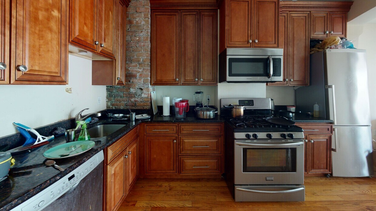 Primary Photo - 9 Chesterton St