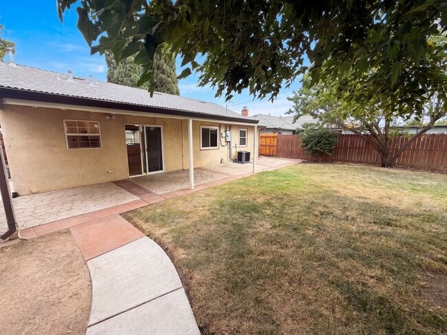 Building Photo - 4940 Alcott Dr