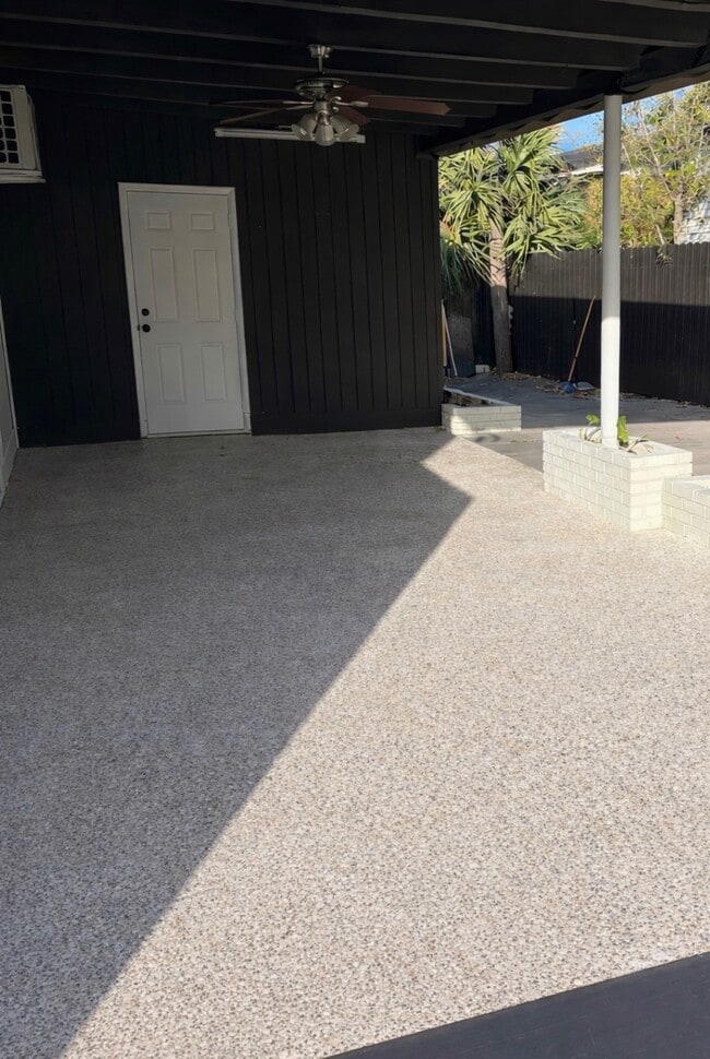 Foto del edificio - 900 NW 32nd Ave