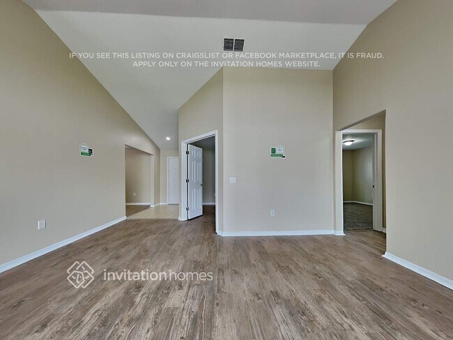 Foto del edificio - 3201 Thoroughbred Loop N