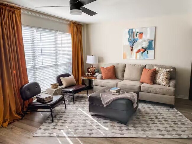 Foto del edificio - 253 E Stephenson St