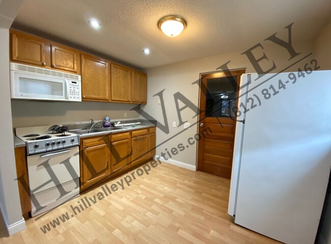 Foto del edificio - Two Bedroom Home - East