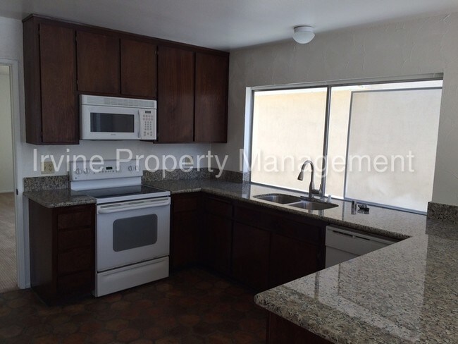 Building Photo - 14952 Crystal Cir