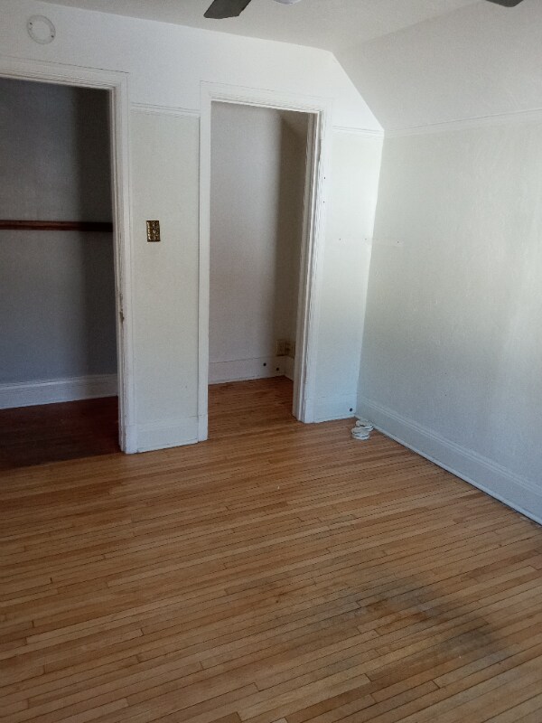 Foto del edificio - 1523 E 5th St