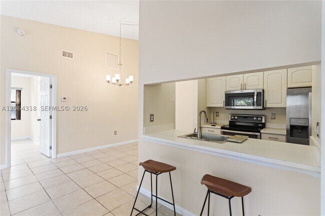 Foto del edificio - 2734 N Nob Hill Rd