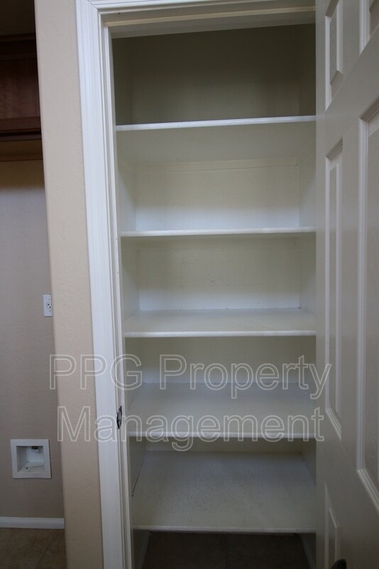 Building Photo - 15010 W Poinsettia Dr