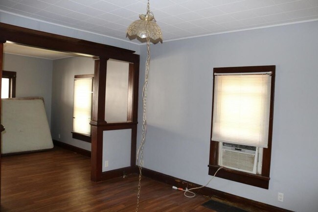 Building Photo - 3256 E University