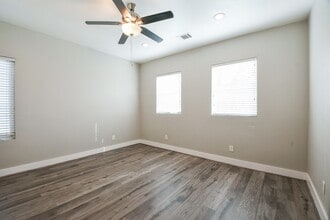Building Photo - 3249 Dixie Dr