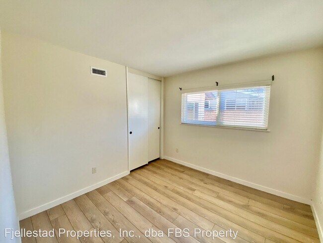 Building Photo - 3 br, 2 bath House - 17076 Oculto Place