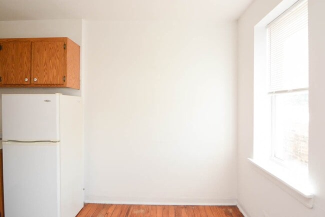 Foto del edificio - 4060 N Kenmore Ave