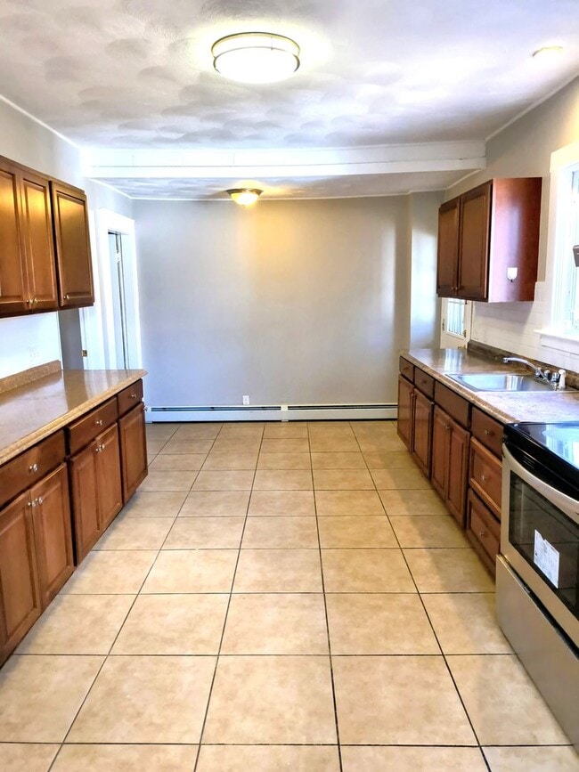 Building Photo - *****Cranston/Eden Park – Four Bed Duplex - $3,295*****