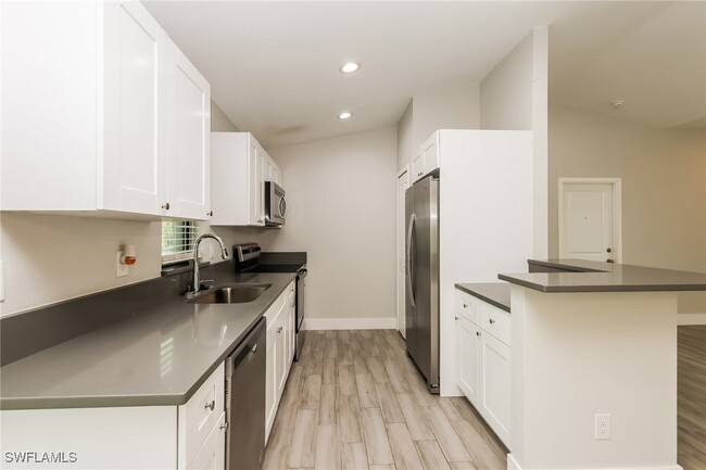 Building Photo - 524 Lone Star Ln